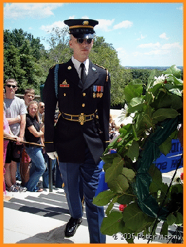 Guard am Grabmal des unbekannten Soldaten