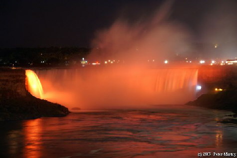 Horseshoe Fall bei Nacht