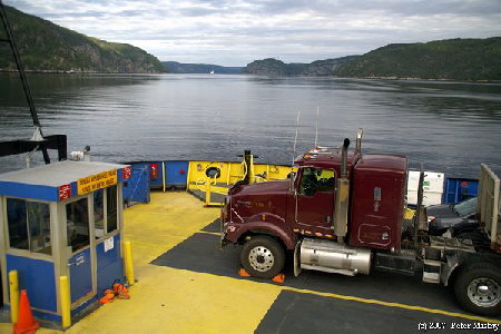 Truck auf der Fhre