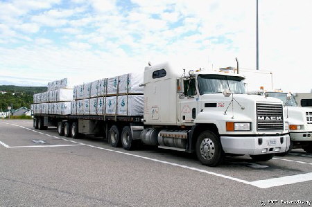 Heavy Truck an der Fhre